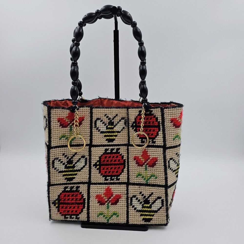 Needlepoint Vintage Bag With Flowers, Bees And Lady Bugs 1970s Plastic Canvas - Picture 4 of 16